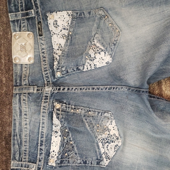 Miss me capri.          #02 - Picture 2 of 11